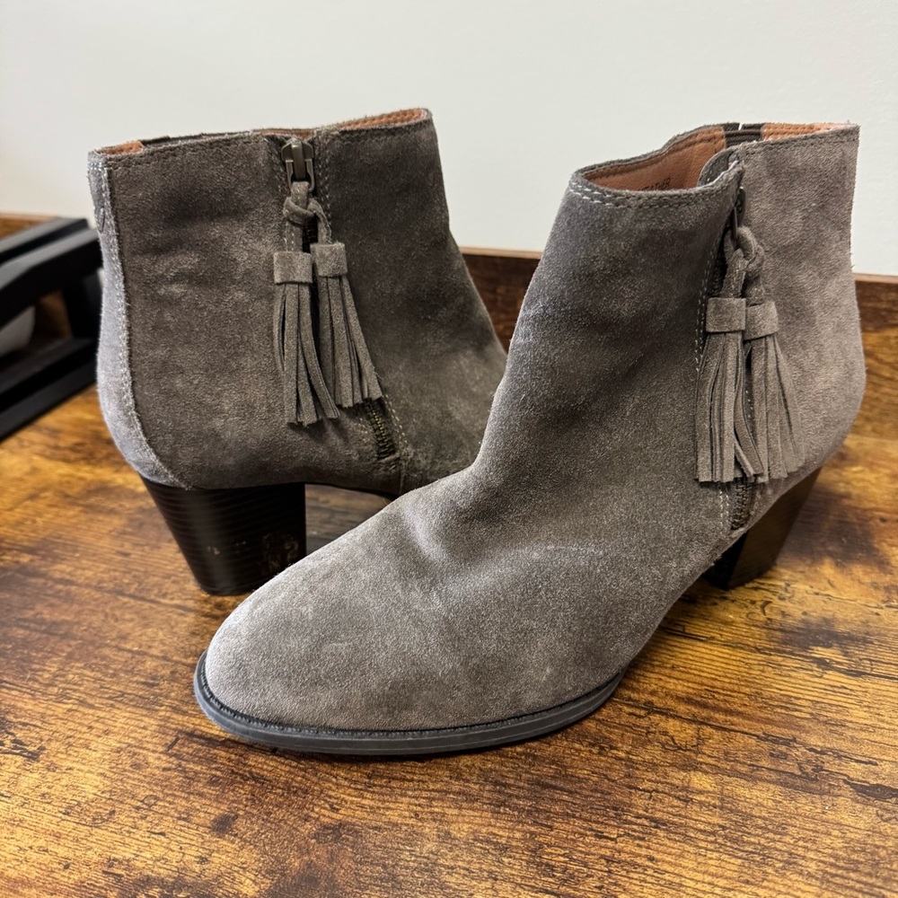 Vionic Madeline Suede Tassel Zipper Block Heel‎ Ankle Boot Weather Resistant 8.5